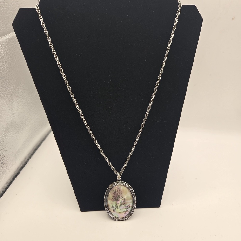 VTG Silver Tone MOP Scrimshaw Bird Floral Oval Necklace